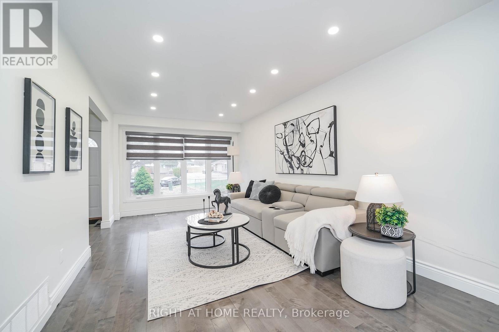 35 Tillbrook Court, Toronto, Ontario  M1B 1N5 - Photo 5 - E12959336