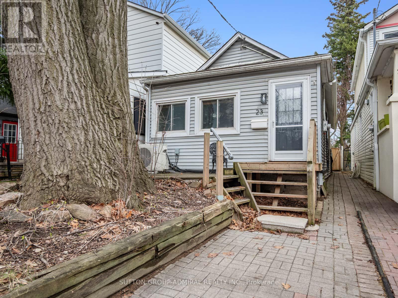 23 Kenworthy Avenue, Toronto, Ontario  M1L 3B1 - Photo 2 - E12959372