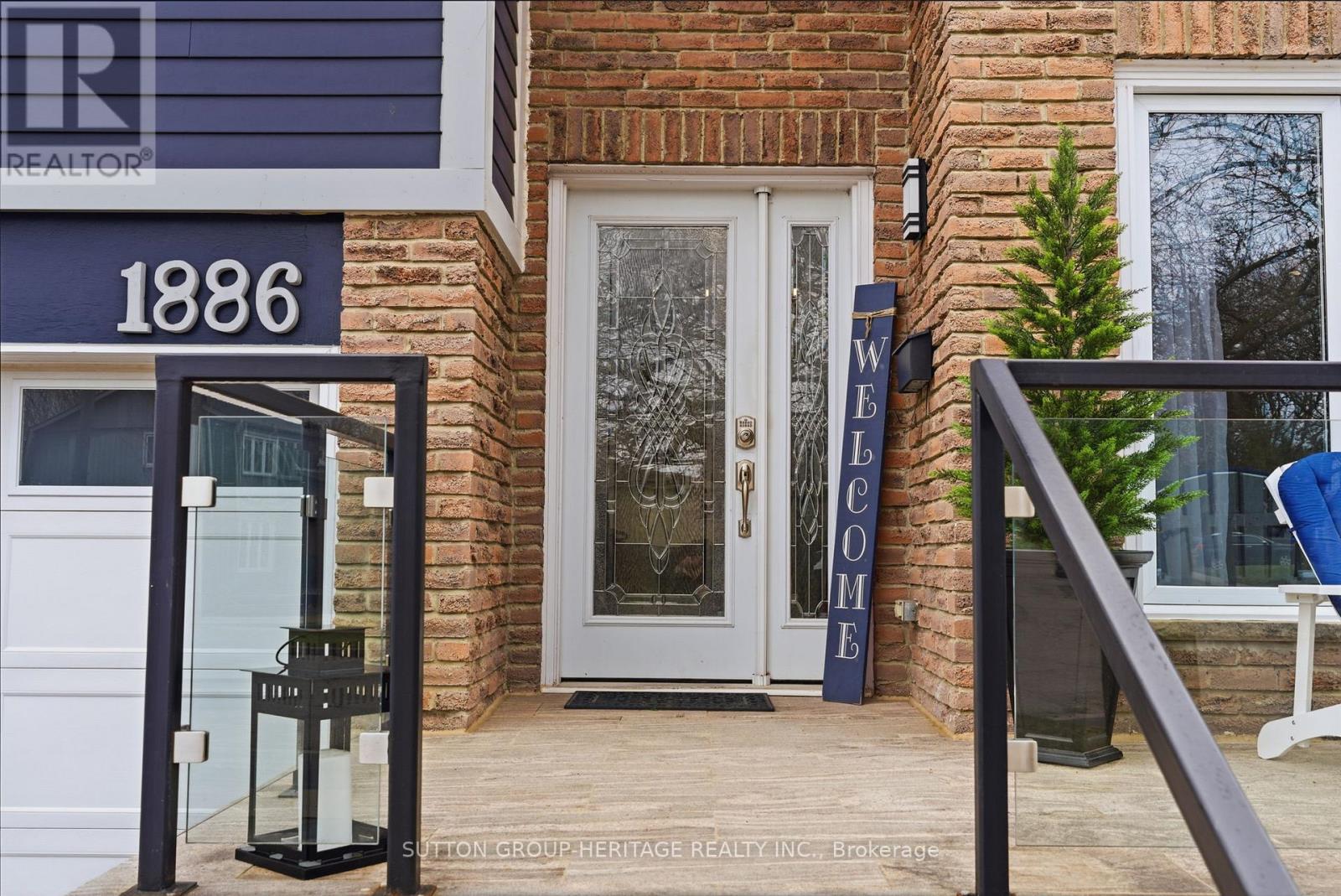 1886 Malden Crescent, Pickering, Ontario  L1V 3G4 - Photo 3 - E12959480