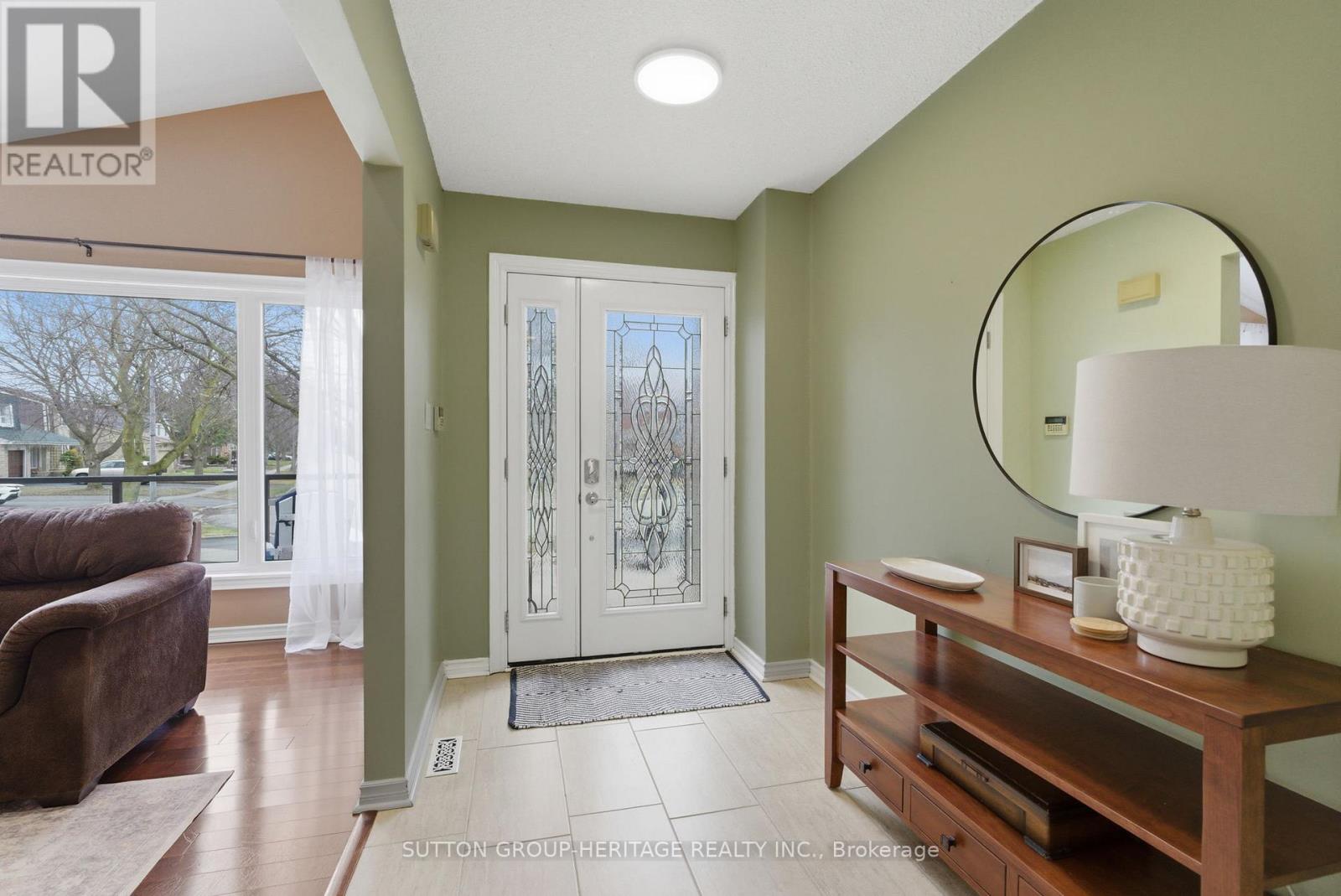 1886 Malden Crescent, Pickering, Ontario  L1V 3G4 - Photo 5 - E12959480