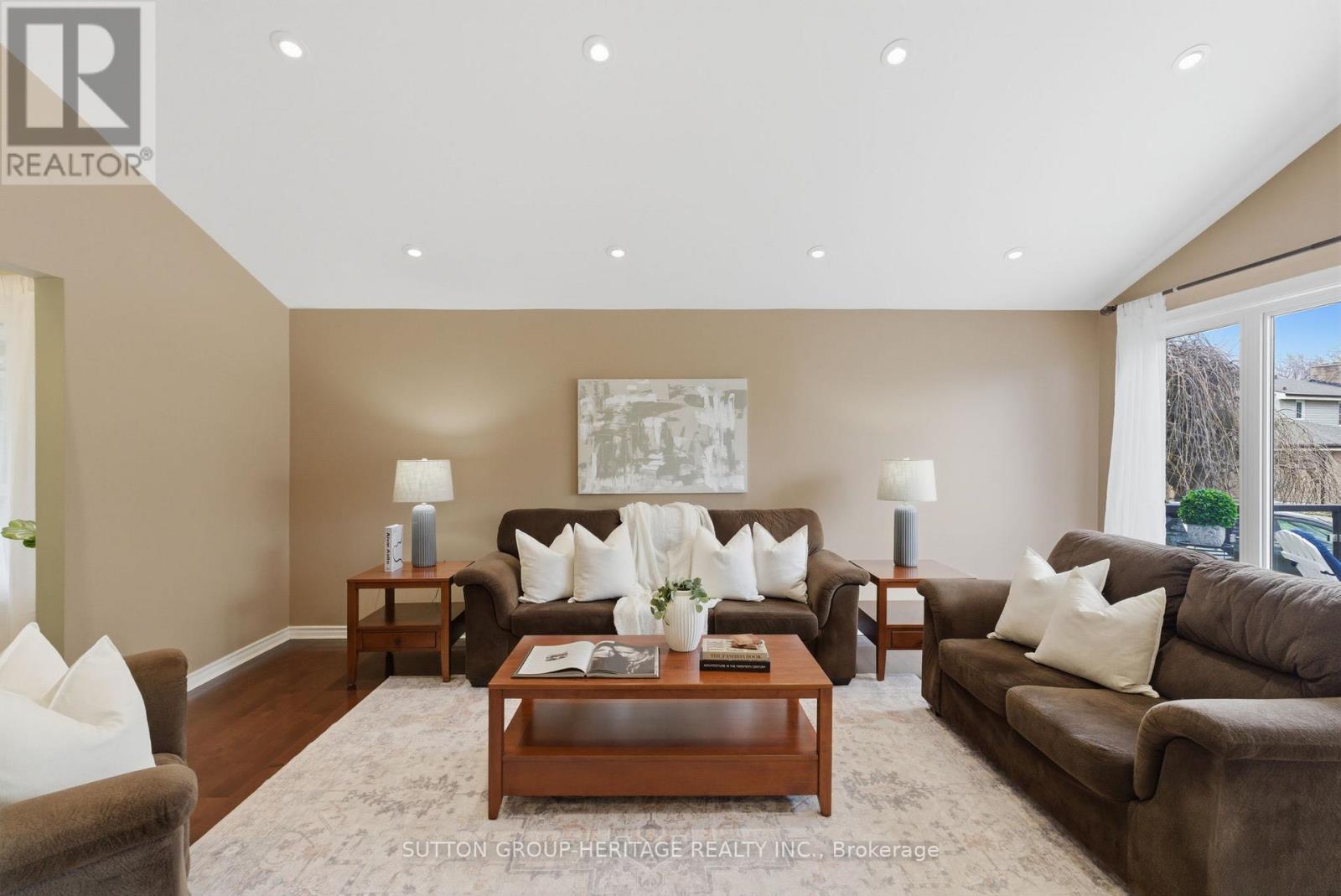 1886 Malden Crescent, Pickering, Ontario  L1V 3G4 - Photo 7 - E12959480