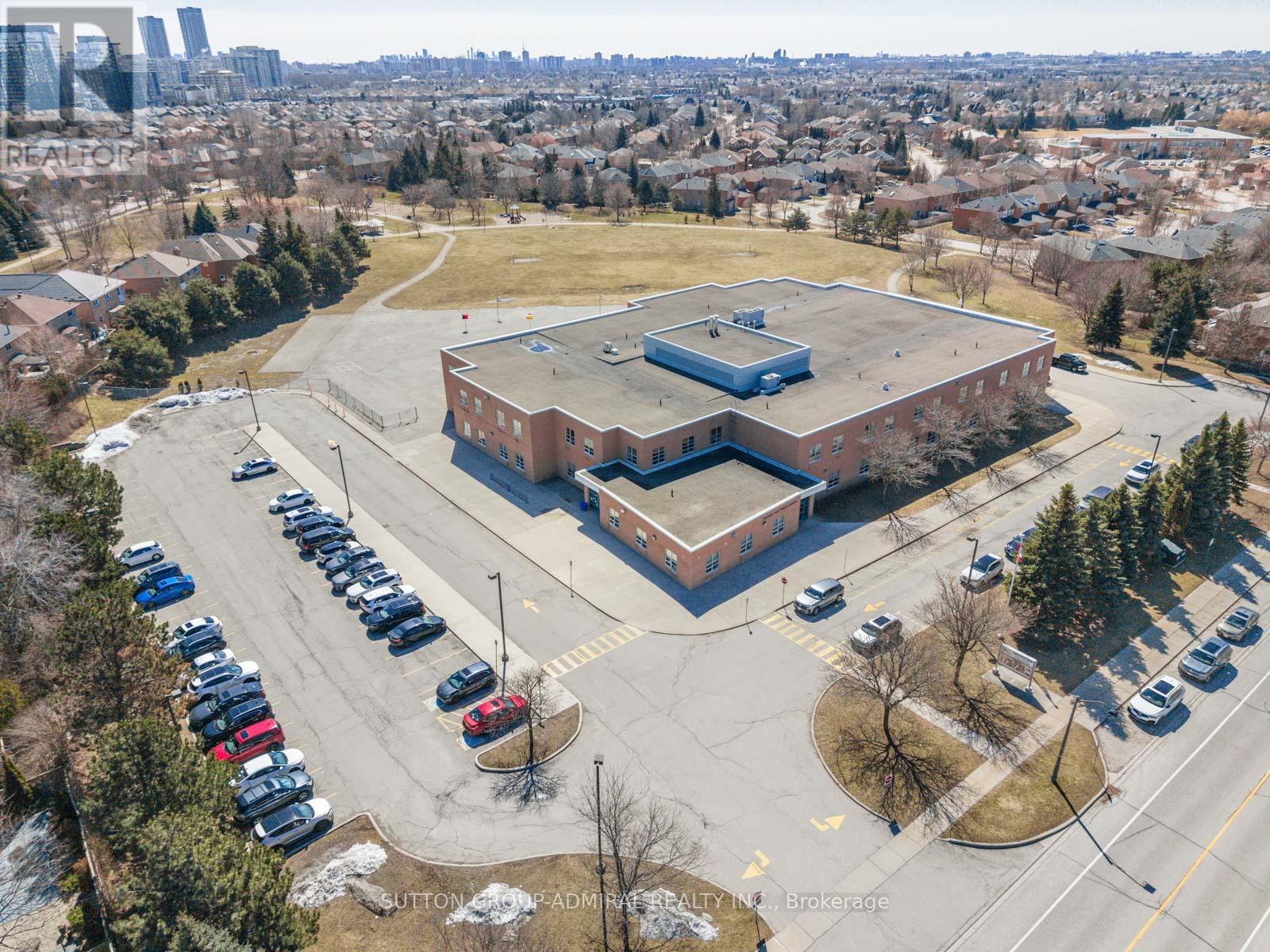 150 Rockwood Crescent, Vaughan, Ontario  L4J 7W1 - Photo 41 - N12933932