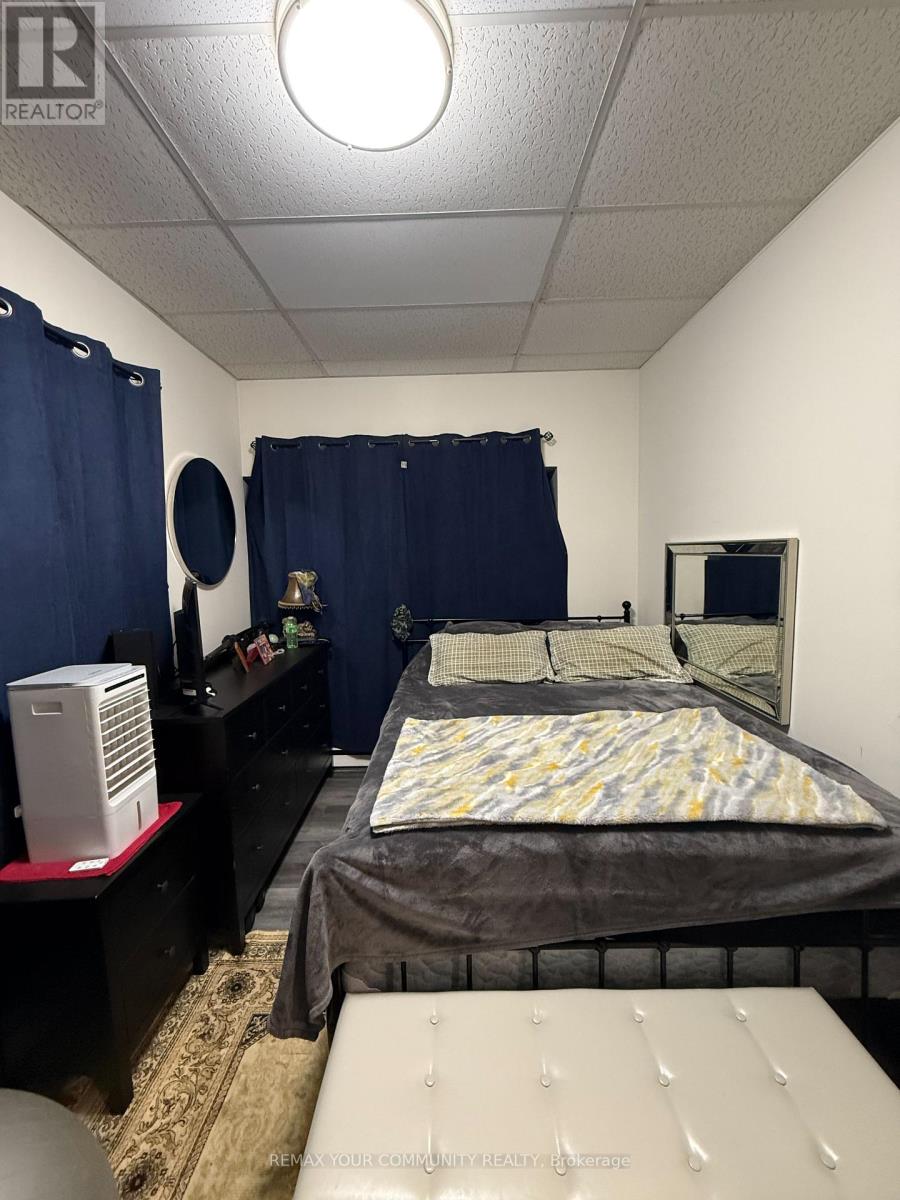 G4 - 72 Lake Avenue, Richmond Hill, Ontario  L4E 2V4 - Photo 4 - N12959328