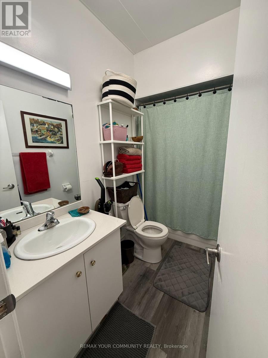 G4 - 72 Lake Avenue, Richmond Hill, Ontario  L4E 2V4 - Photo 5 - N12959328