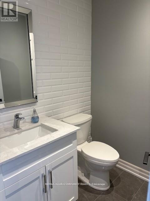 27 - 220 Industrial Parkway S, Aurora, Ontario  L4G 3V6 - Photo 6 - N12959338