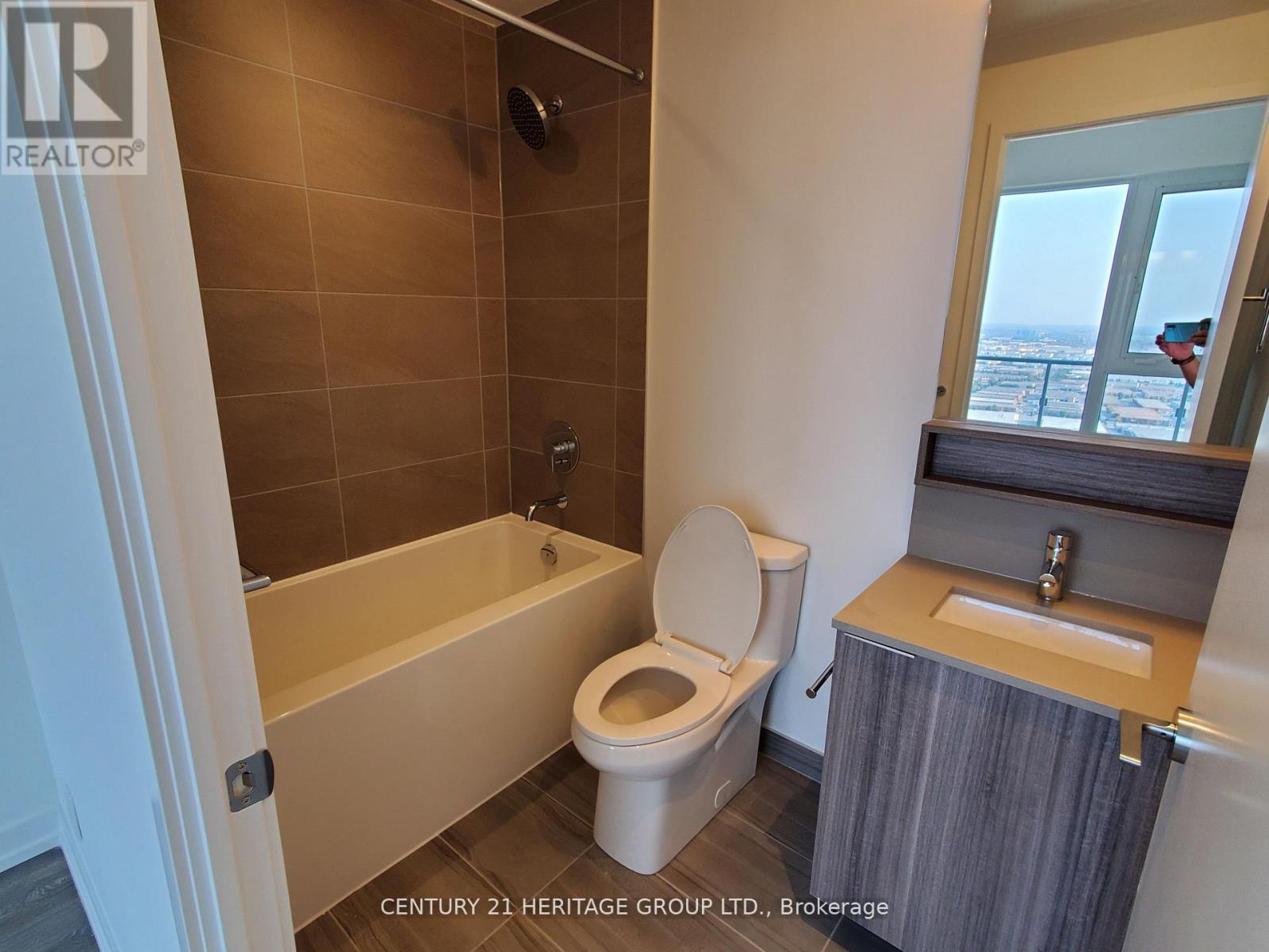 4210 - 898 Portage Parkway, Vaughan, Ontario  L4K 0J6 - Photo 17 - N12959350