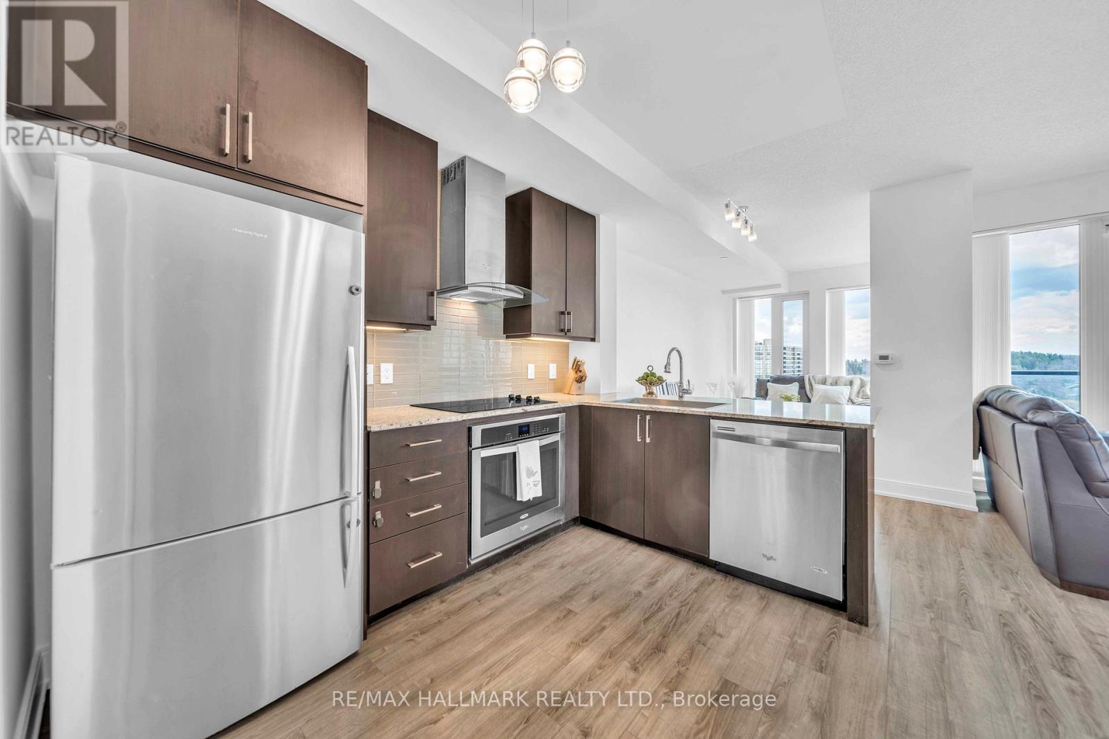 1102 - 9600 Yonge Street, Richmond Hill, Ontario  L4C 0X3 - Photo 11 - N12959436