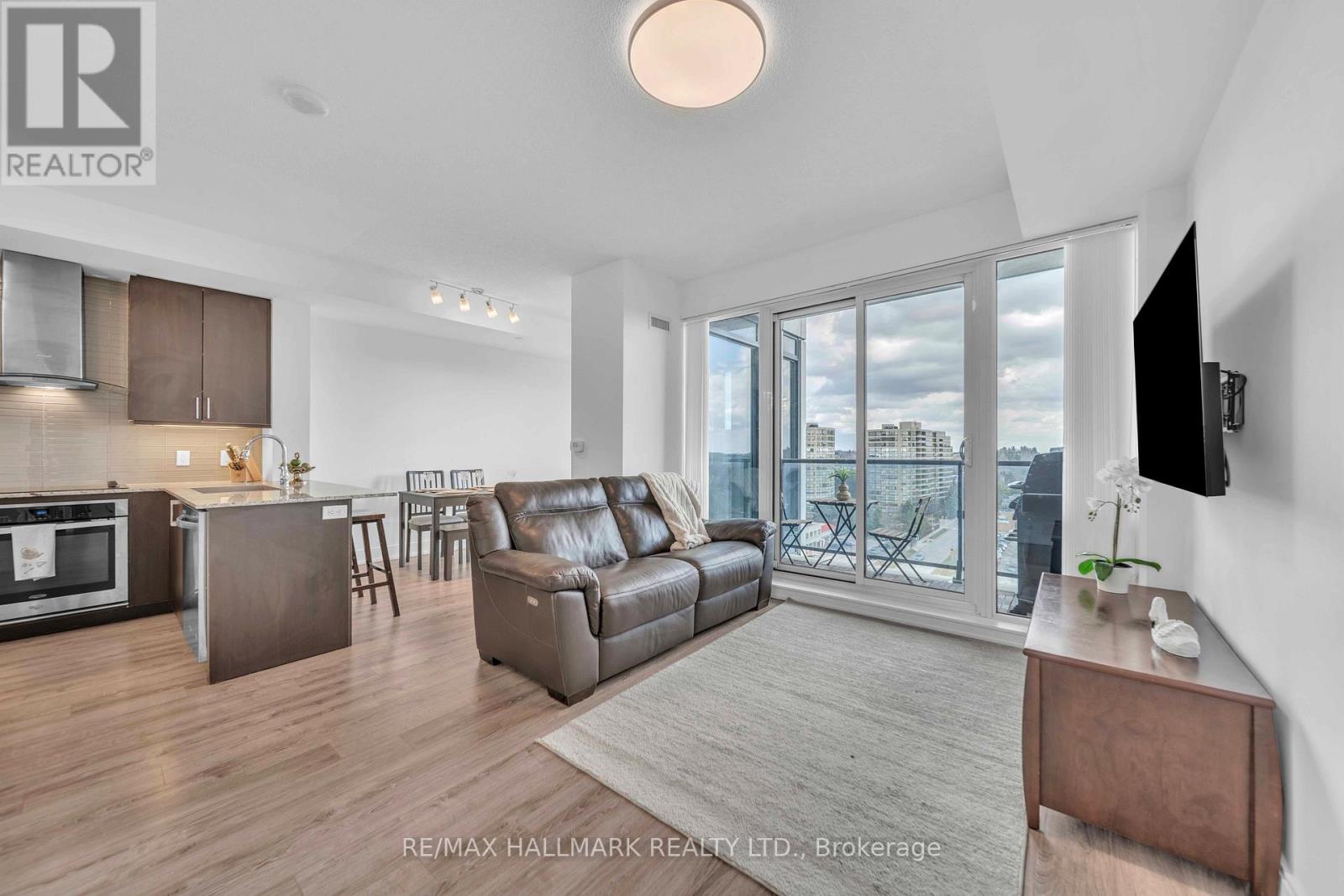 1102 - 9600 Yonge Street, Richmond Hill, Ontario  L4C 0X3 - Photo 12 - N12959436