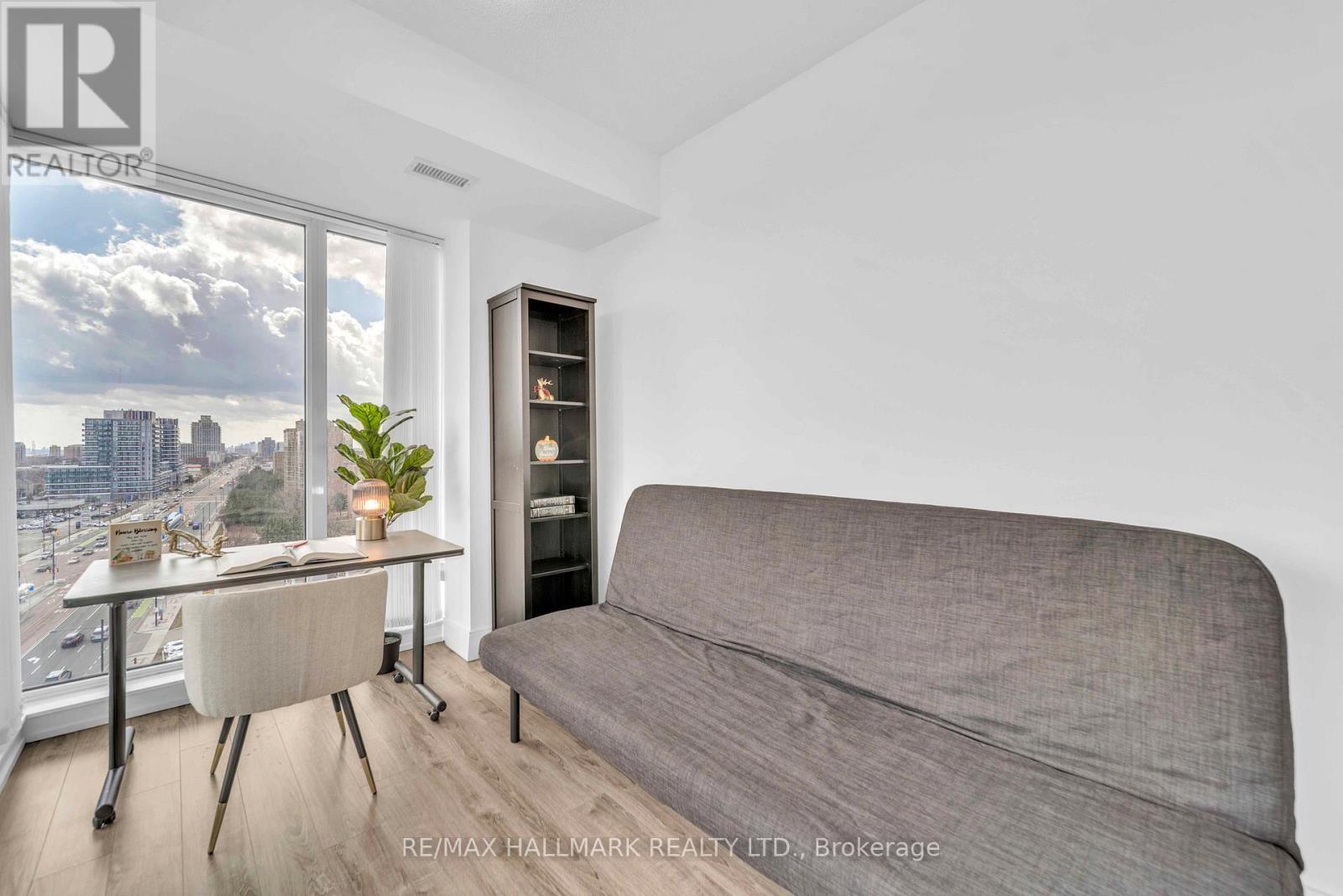 1102 - 9600 Yonge Street, Richmond Hill, Ontario  L4C 0X3 - Photo 24 - N12959436