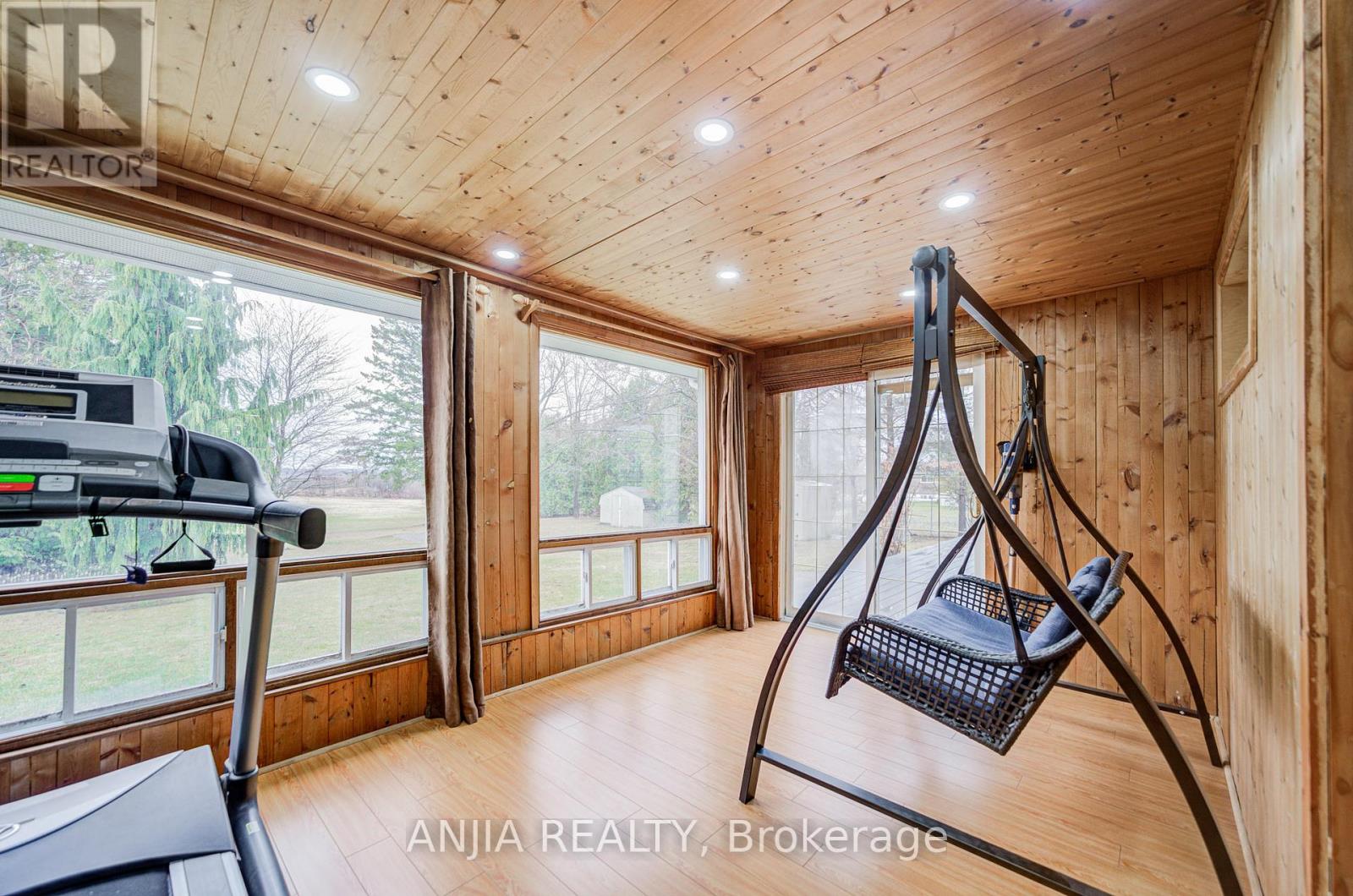 1369 Ravenshoe Road, East Gwillimbury, Ontario  L0G 1R0 - Photo 13 - N12959532