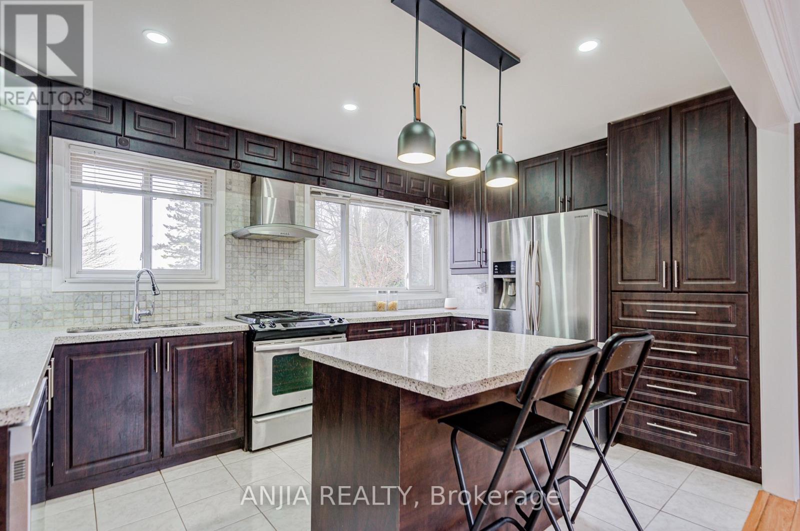 1369 Ravenshoe Road, East Gwillimbury, Ontario  L0G 1R0 - Photo 19 - N12959532