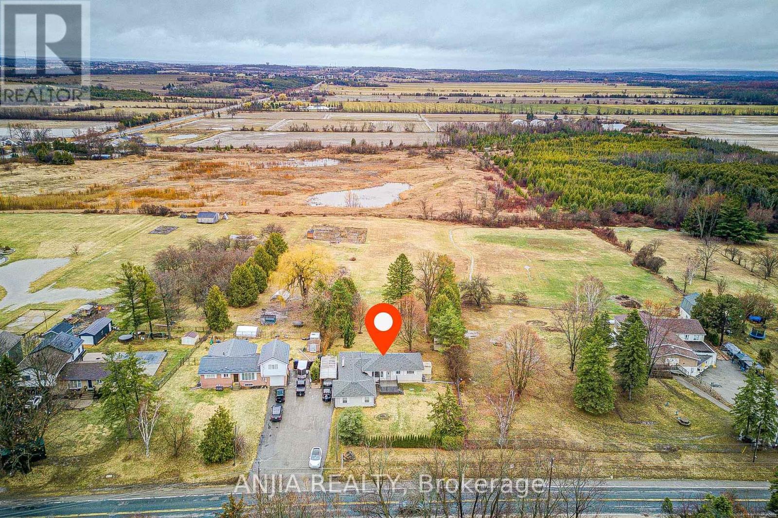 1369 Ravenshoe Road, East Gwillimbury, Ontario  L0G 1R0 - Photo 2 - N12959532