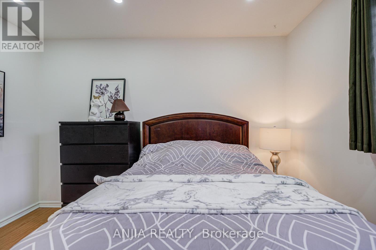 1369 Ravenshoe Road, East Gwillimbury, Ontario  L0G 1R0 - Photo 29 - N12959532