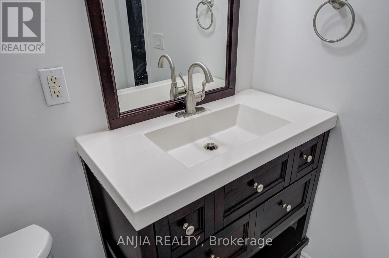 1369 Ravenshoe Road, East Gwillimbury, Ontario  L0G 1R0 - Photo 38 - N12959532