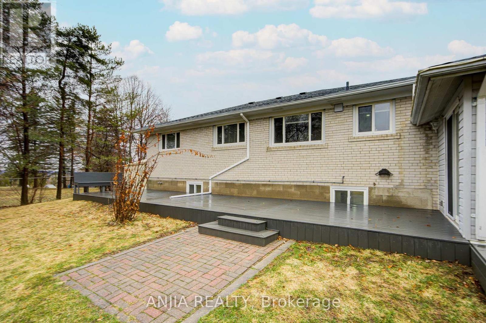 1369 Ravenshoe Road, East Gwillimbury, Ontario  L0G 1R0 - Photo 45 - N12959532