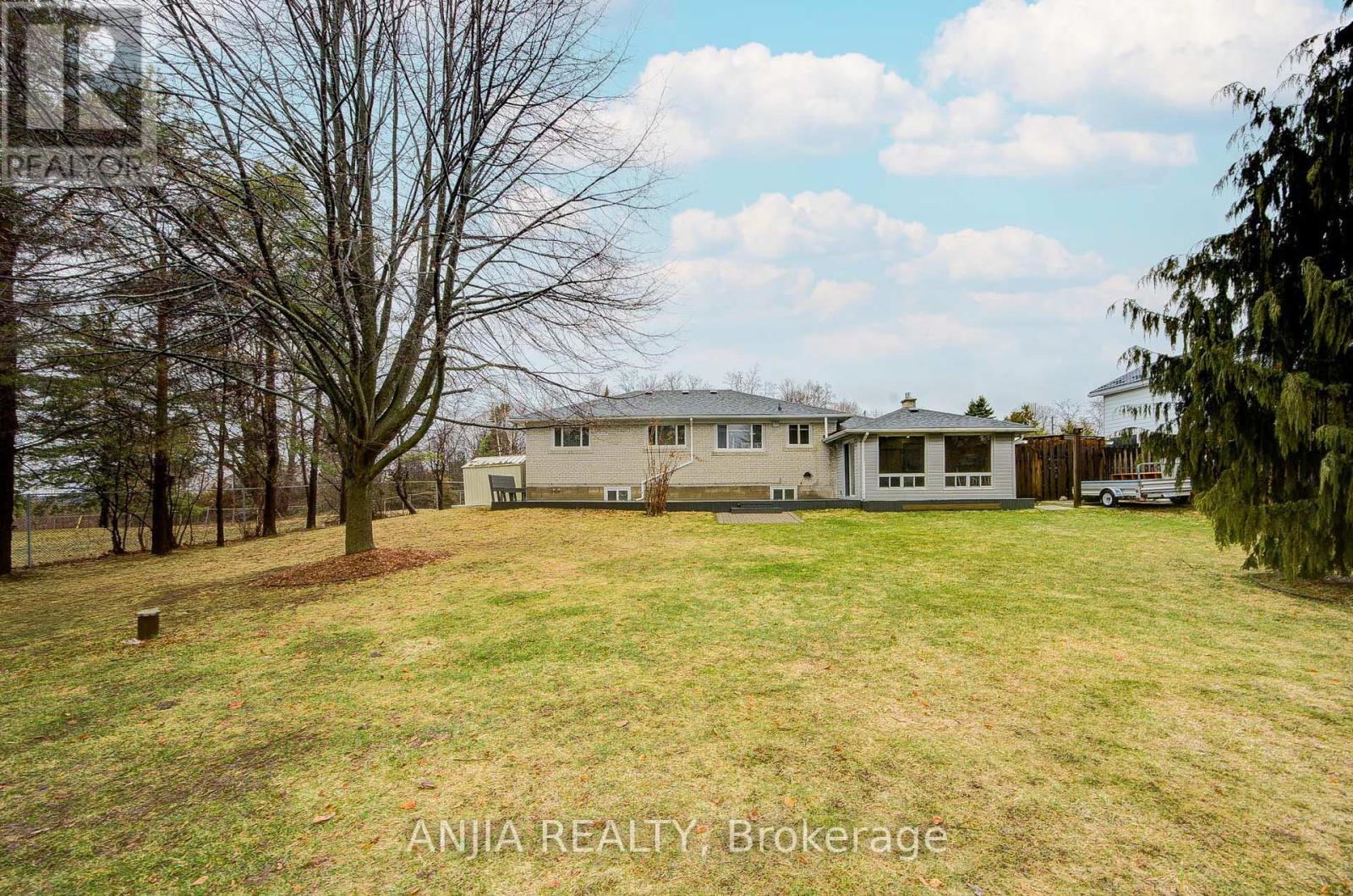 1369 Ravenshoe Road, East Gwillimbury, Ontario  L0G 1R0 - Photo 49 - N12959532