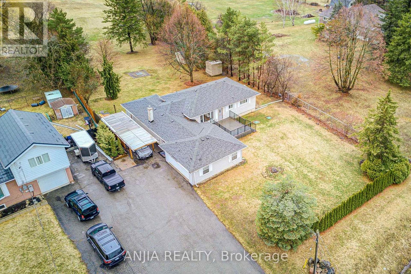 1369 Ravenshoe Road, East Gwillimbury, Ontario  L0G 1R0 - Photo 6 - N12959532