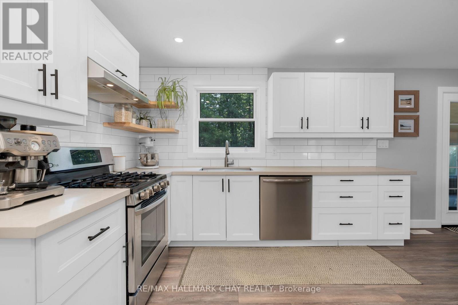 1853 River Road W, Wasaga Beach, Ontario  L9Z 1L1 - Photo 12 - S12959500