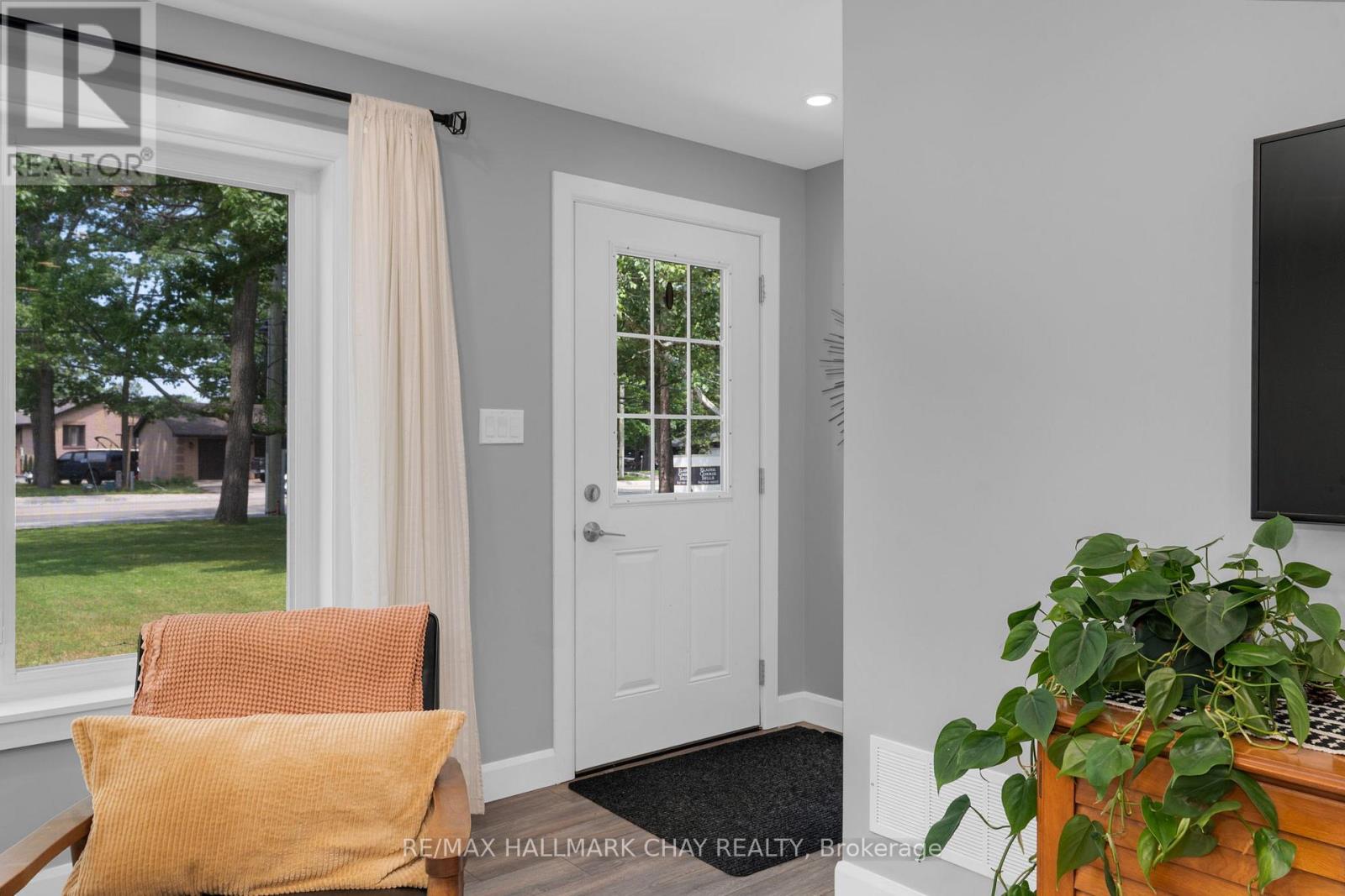 1853 River Road W, Wasaga Beach, Ontario  L9Z 1L1 - Photo 4 - S12959500