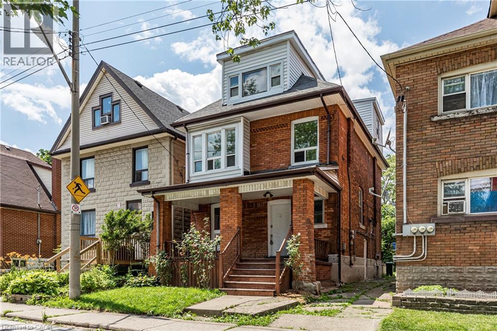 22 MYRTLE Avenue, Hamilton, Ontario