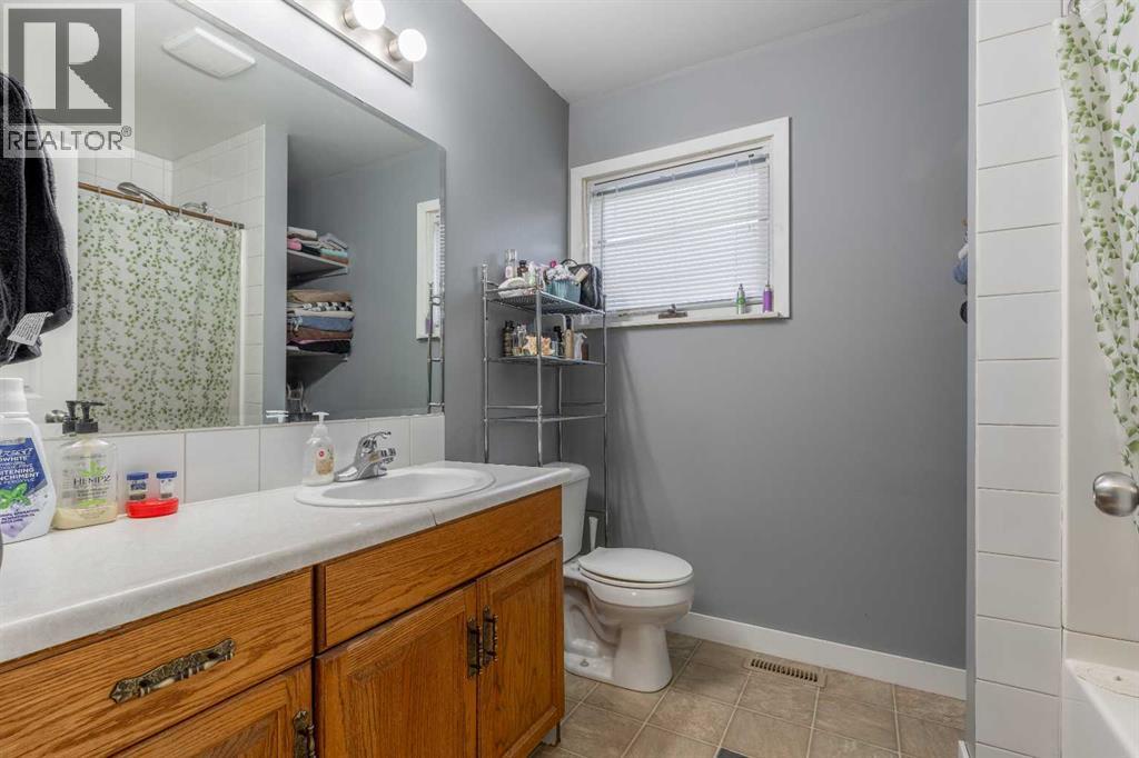 227 19 Street N, Lethbridge, Alberta  T1H 3J9 - Photo 19 - A2295951