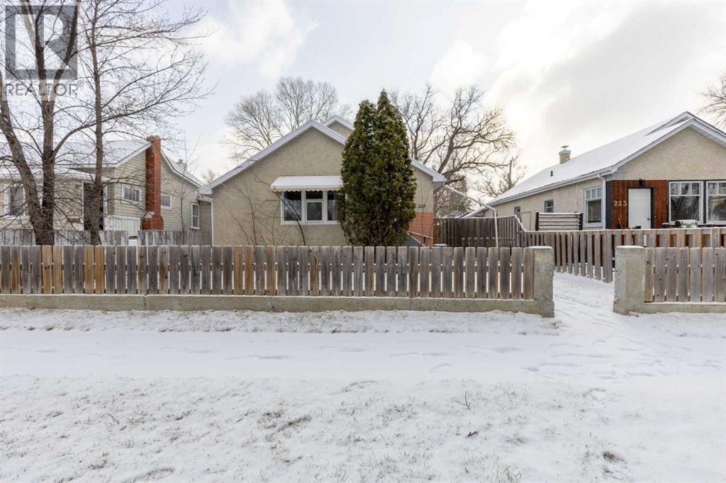 227 19 Street N, Lethbridge, Alberta