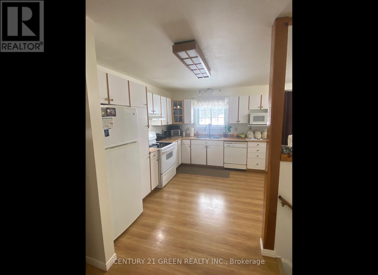 9 Fitz Avenue, South River, Ontario  P0A 1X0 - Photo 4 - X12883662