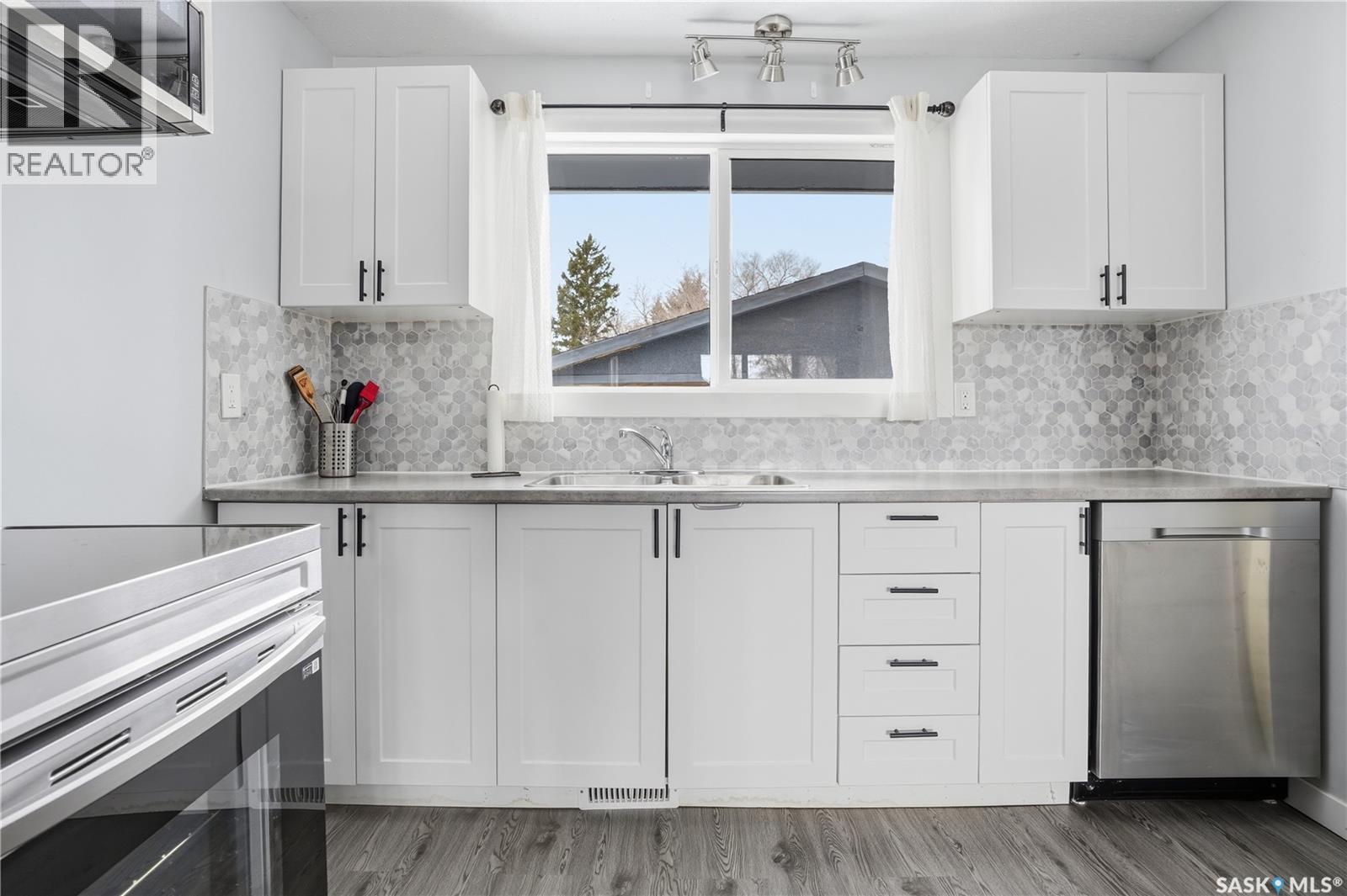 68 Young Crescent, Regina, Saskatchewan  S4N 4K8 - Photo 11 - SK032108