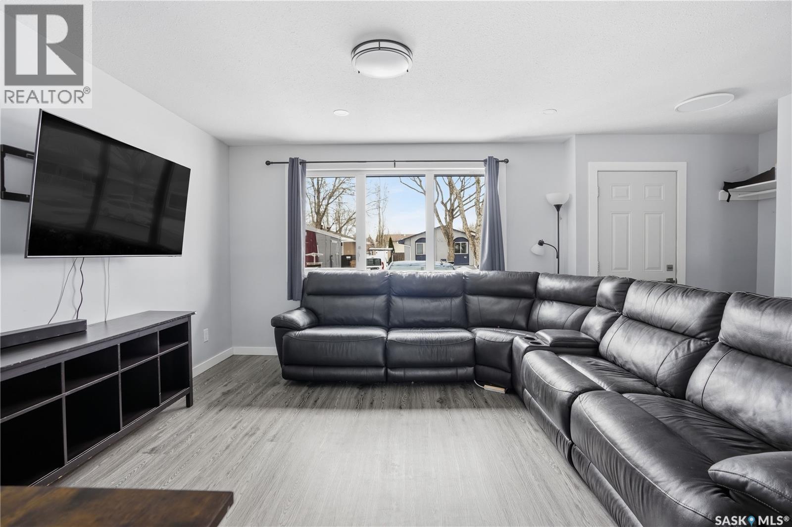 68 Young Crescent, Regina, Saskatchewan  S4N 4K8 - Photo 4 - SK032108