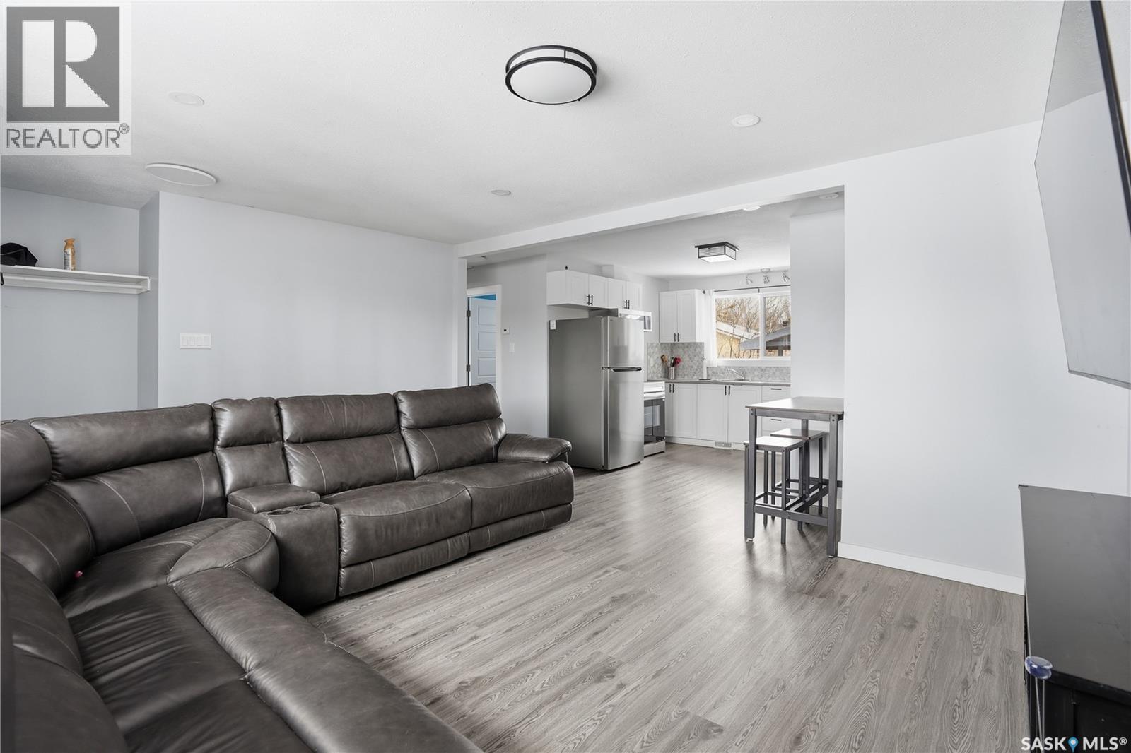 68 Young Crescent, Regina, Saskatchewan  S4N 4K8 - Photo 6 - SK032108