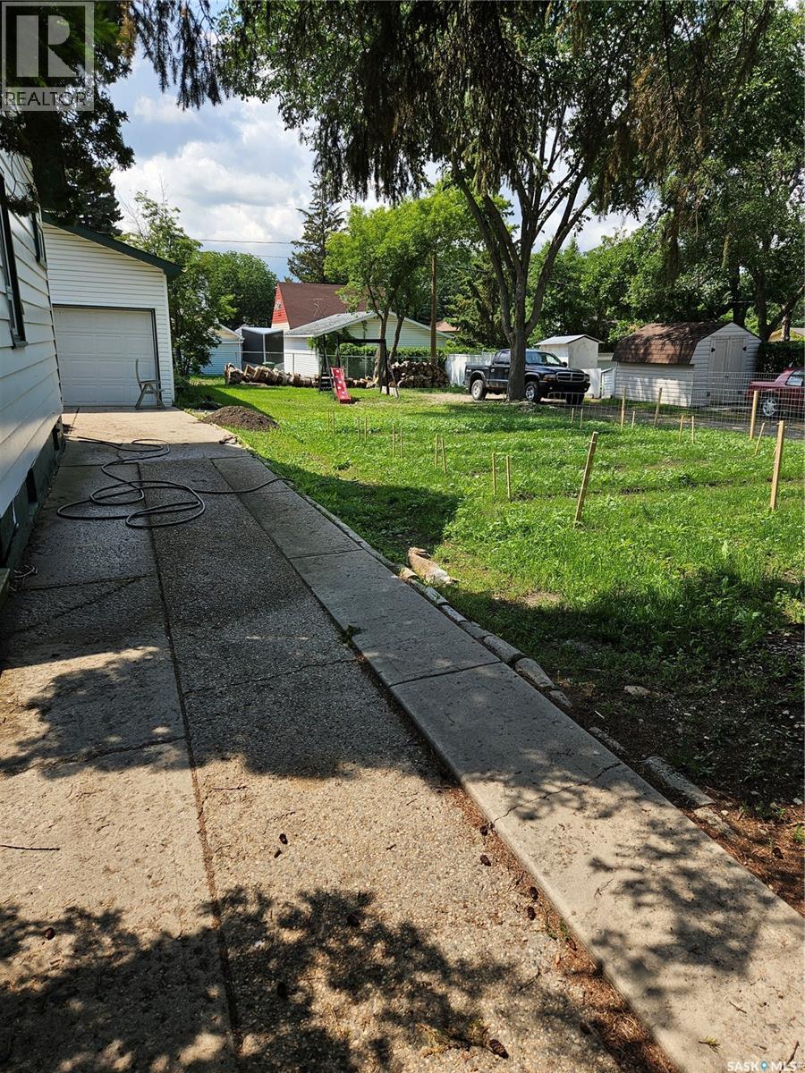 2610 Lindsay Street, Regina, Saskatchewan  S4N 3E1 - Photo 7 - SK032095