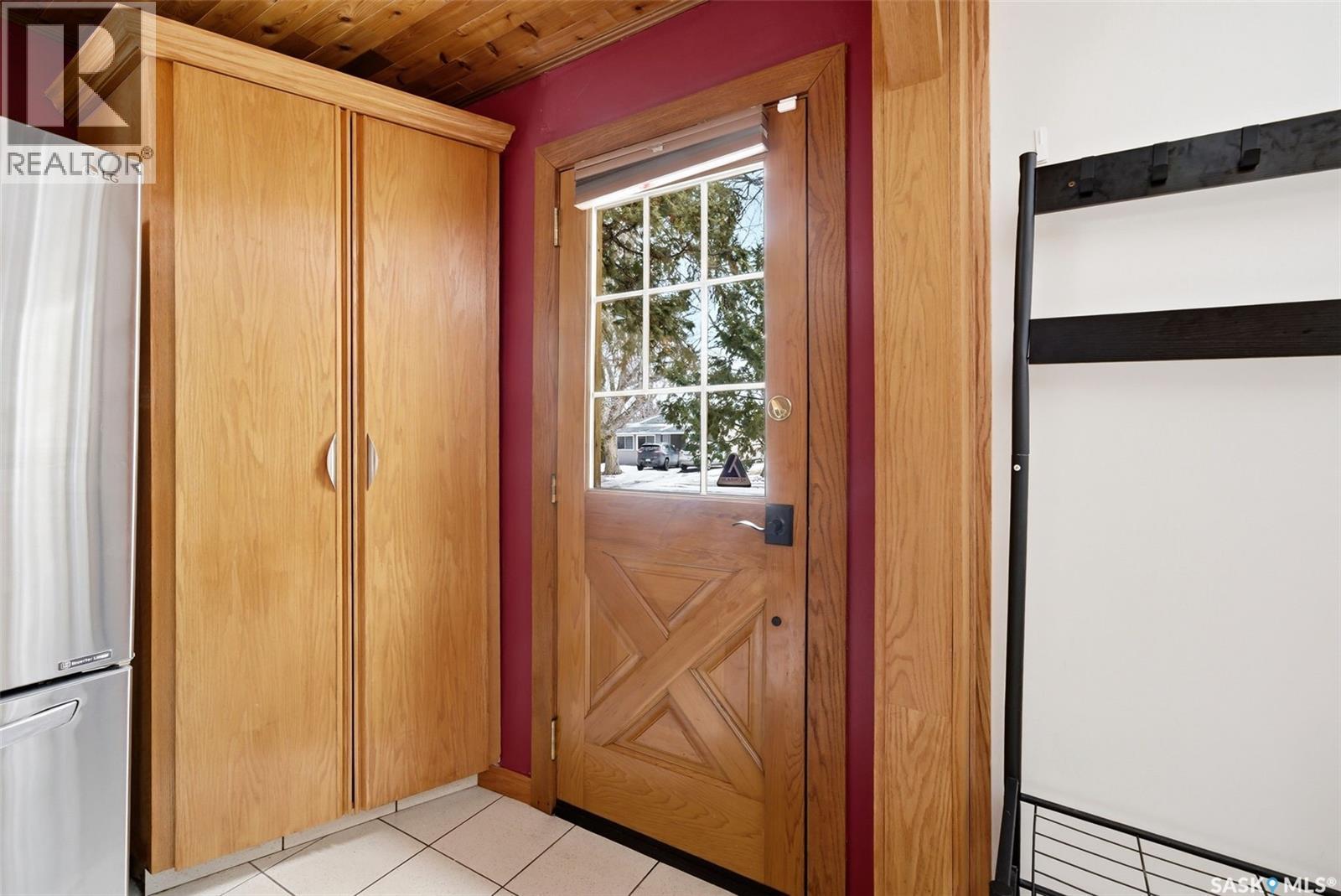 2612 Lindsay Street, Regina, Saskatchewan  S4N 3E1 - Photo 2 - SK032094