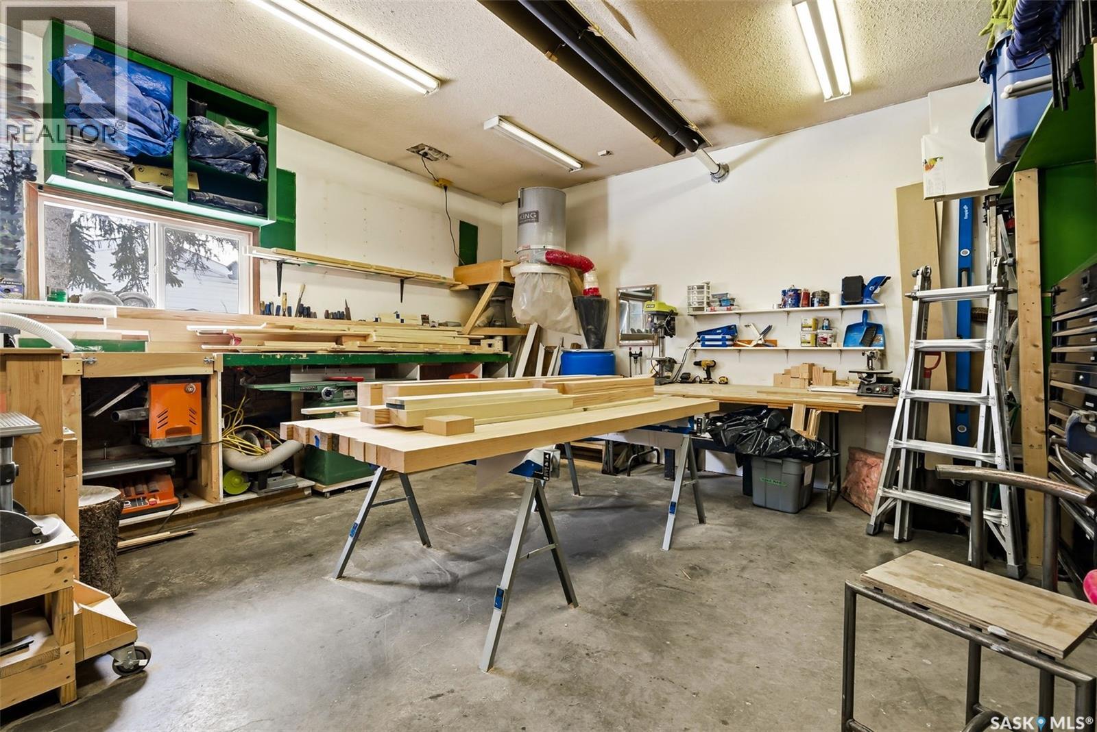 2612 Lindsay Street, Regina, Saskatchewan  S4N 3E1 - Photo 38 - SK032094