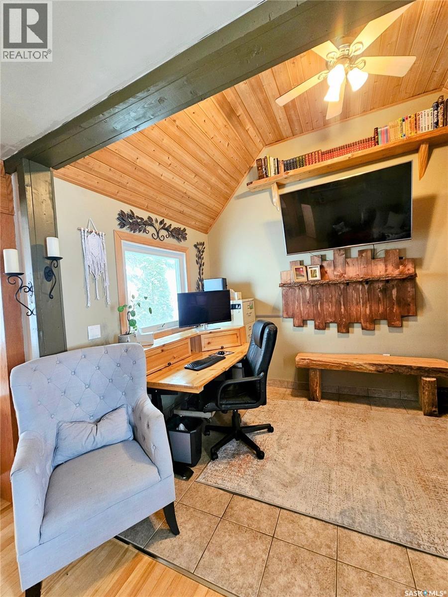 2612 Lindsay Street, Regina, Saskatchewan  S4N 3E1 - Photo 5 - SK032094