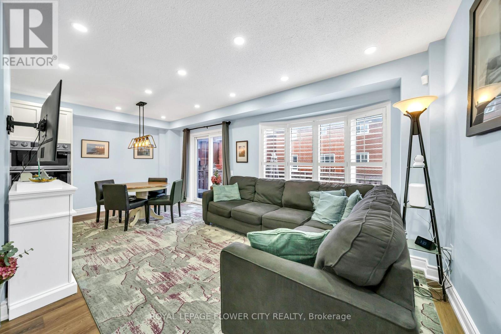 15d View Green Crescent, Toronto, Ontario  M9W 7E1 - Photo 11 - W12959364