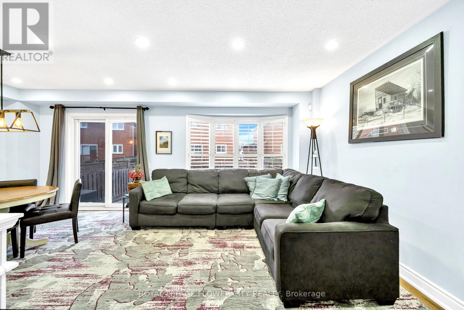 15d View Green Crescent, Toronto, Ontario  M9W 7E1 - Photo 12 - W12959364