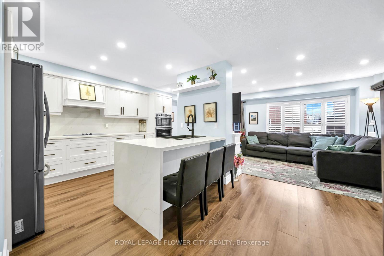 15d View Green Crescent, Toronto, Ontario  M9W 7E1 - Photo 19 - W12959364