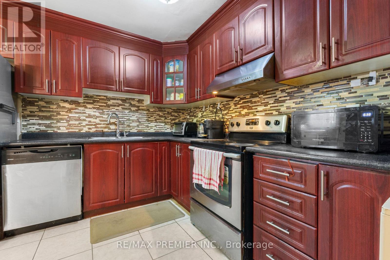 292 - 1605 Albion Road, Toronto, Ontario  M9V 1B6 - Photo 13 - W12959366