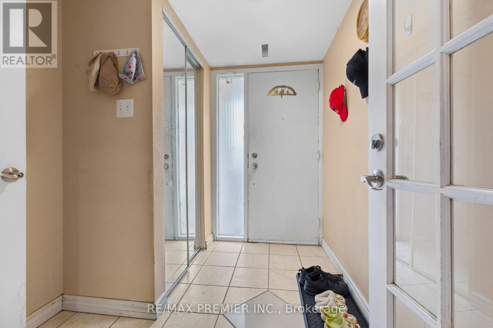 292 - 1605 Albion Road, Toronto, Ontario  M9V 1B6 - Photo 7 - W12959366