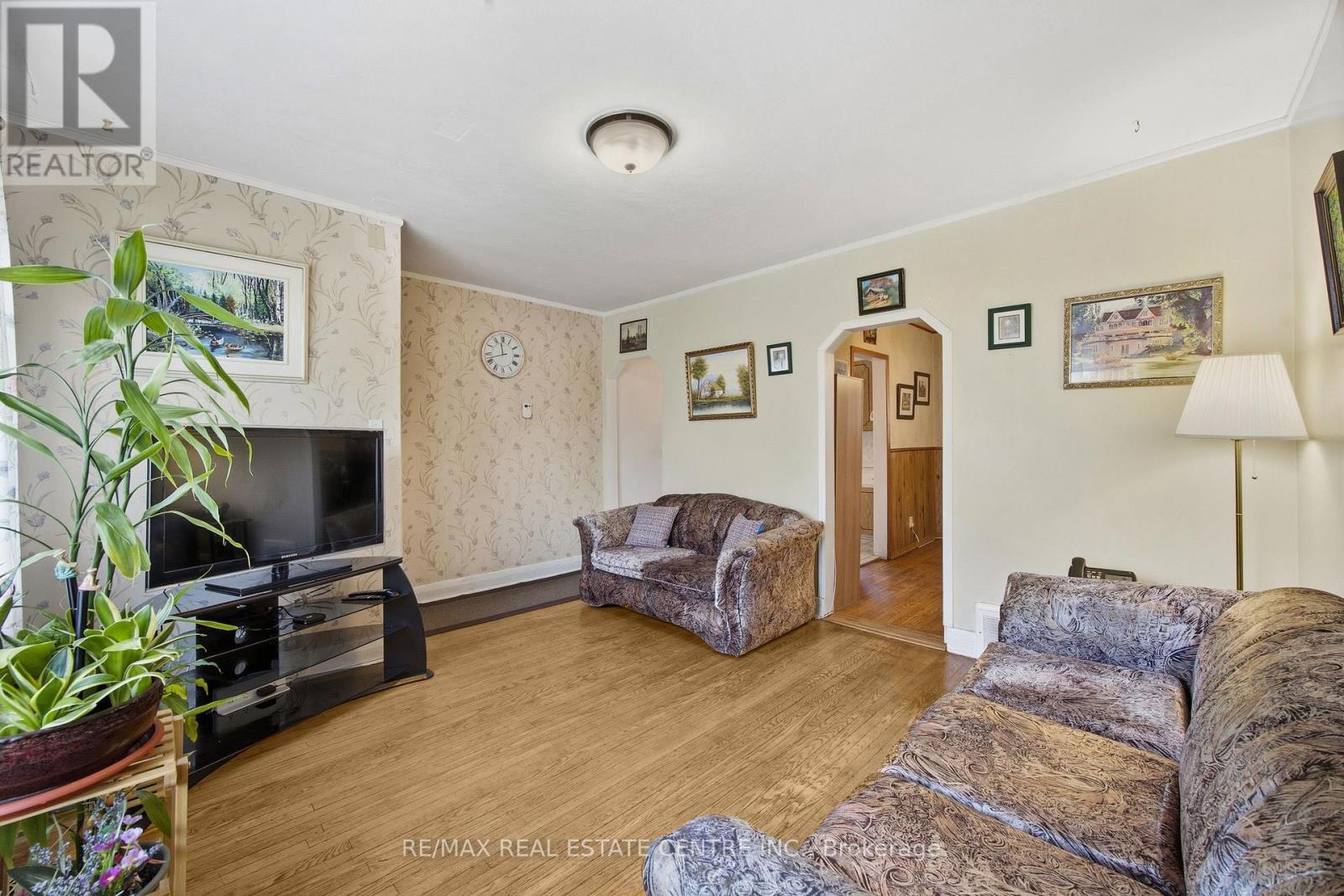 15 Cliff Street, Toronto, Ontario  M6N 4L7 - Photo 11 - W12959420