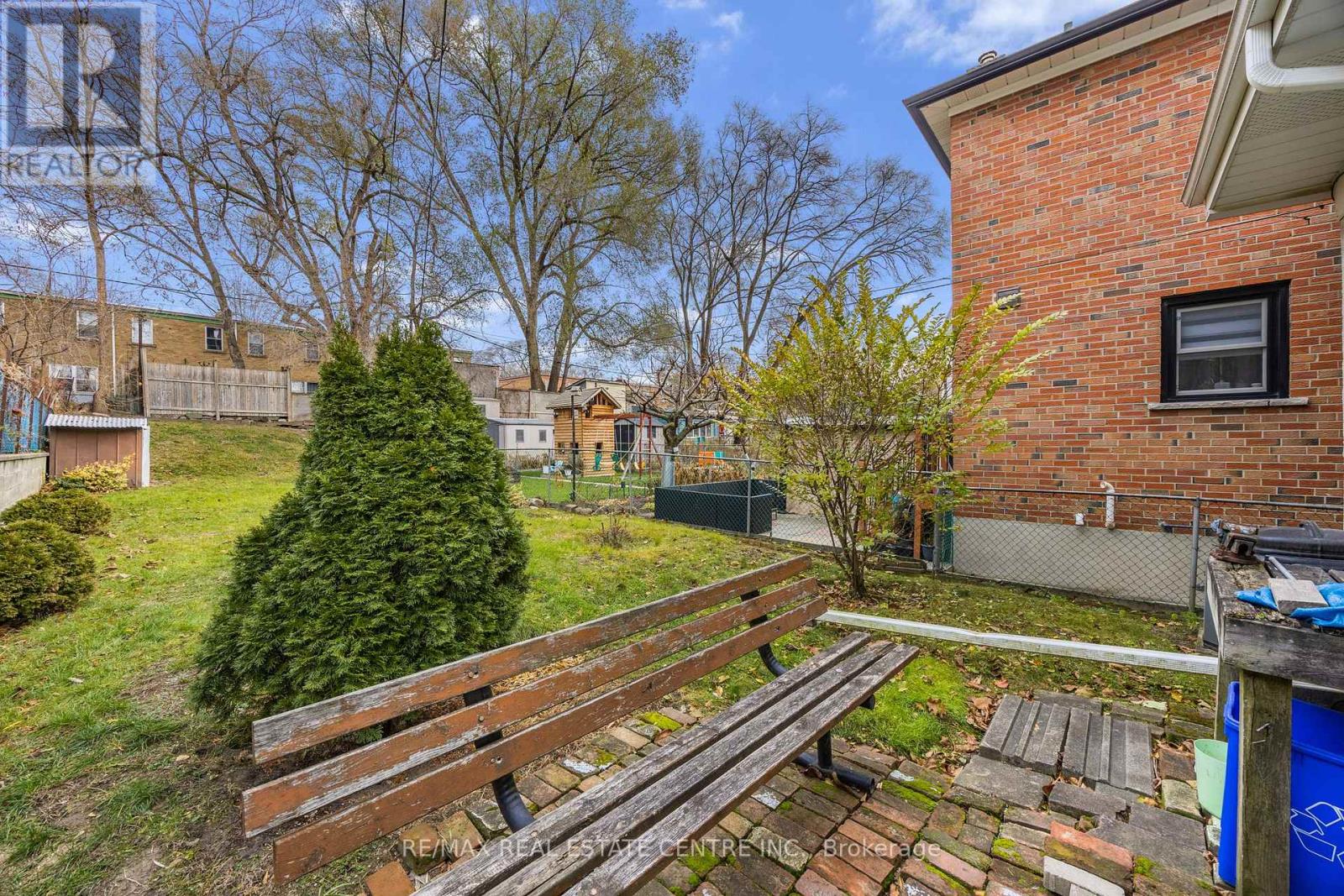 15 Cliff Street, Toronto, Ontario  M6N 4L7 - Photo 39 - W12959420