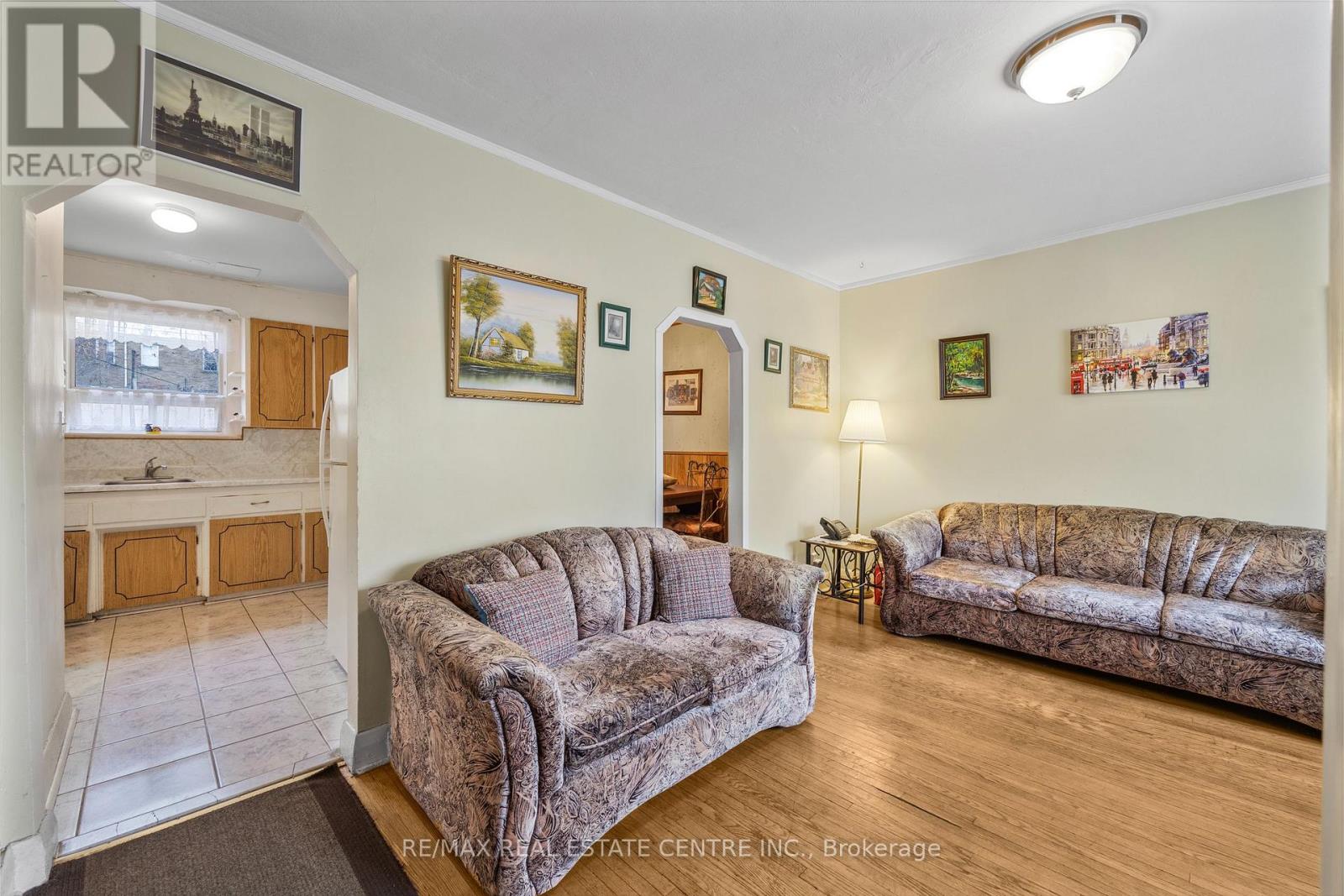 15 Cliff Street, Toronto, Ontario  M6N 4L7 - Photo 7 - W12959420