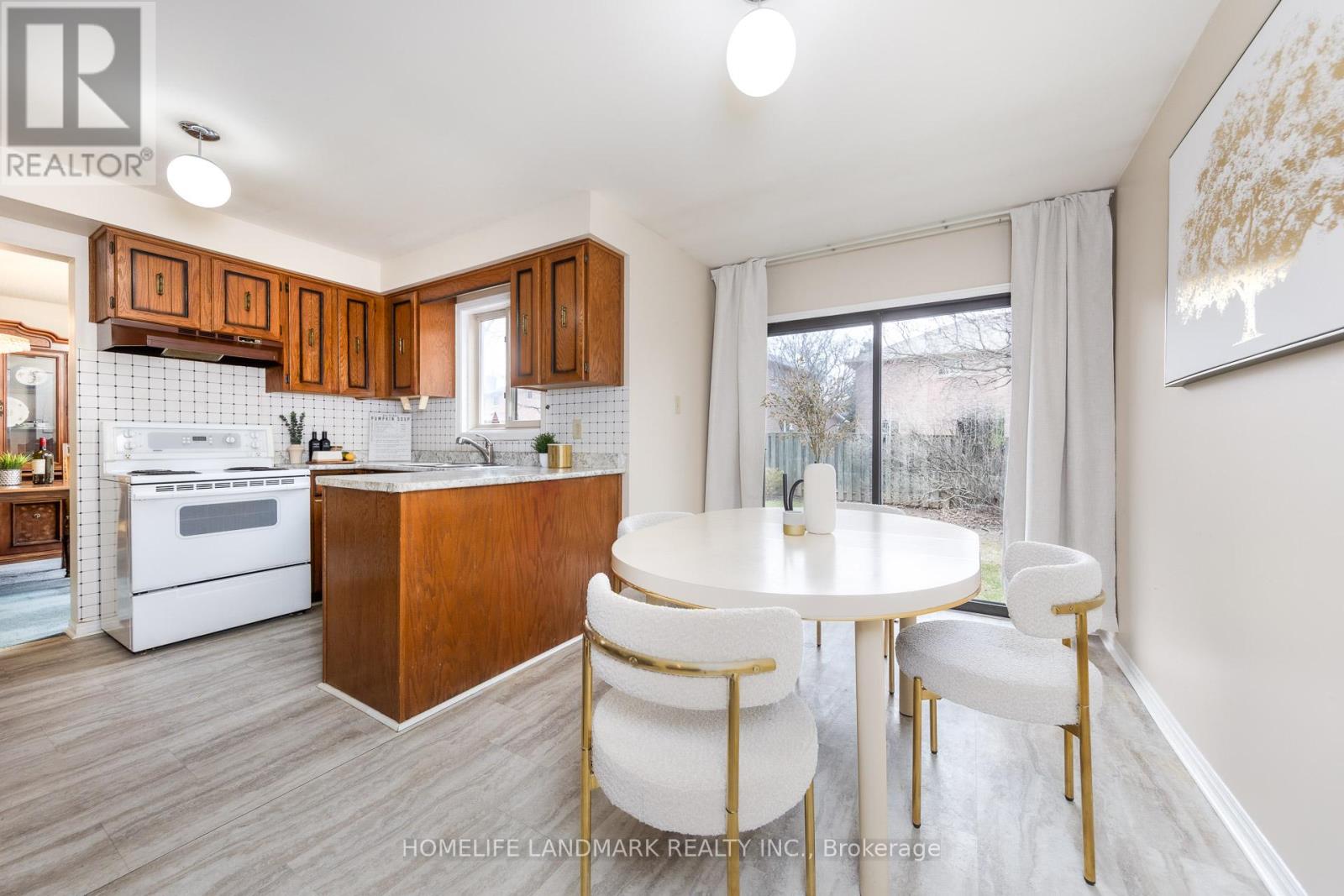 2593 Gazebo Court, Mississauga, Ontario L5L 3M8 - Photo 14 - W12959438