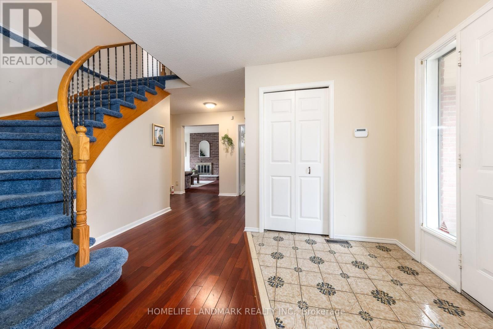 2593 Gazebo Court, Mississauga, Ontario L5L 3M8 - Photo 19 - W12959438