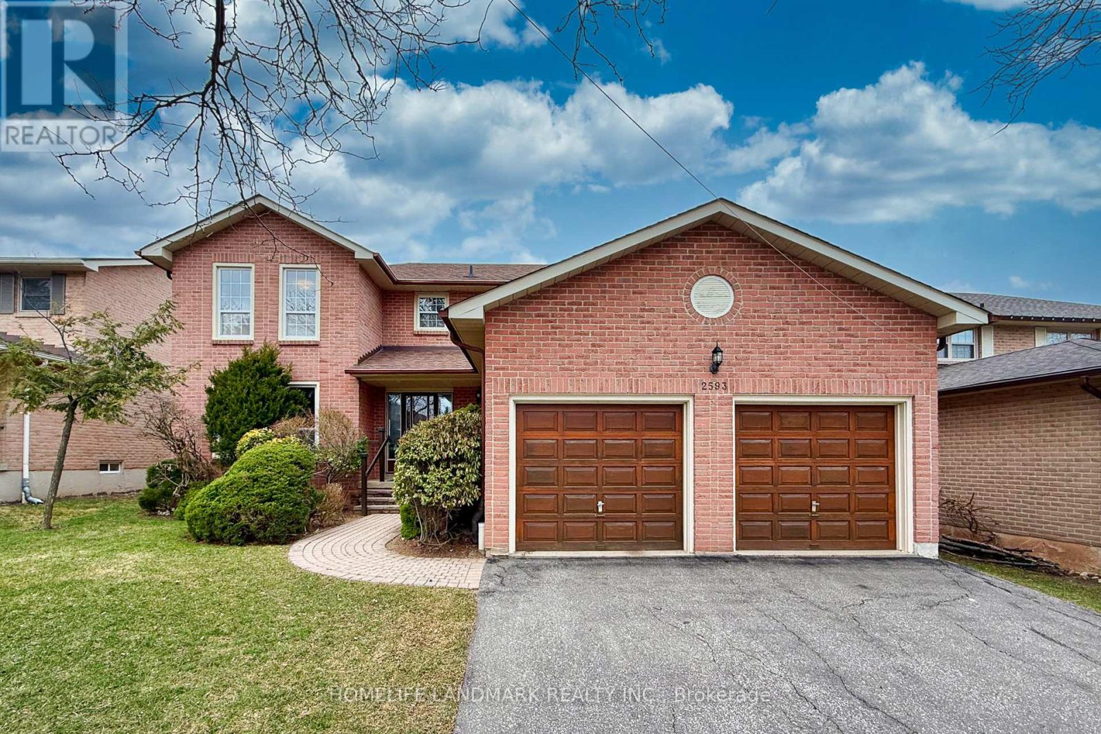 2593 Gazebo Court, Mississauga, Ontario L5L 3M8 - Photo 2 - W12959438