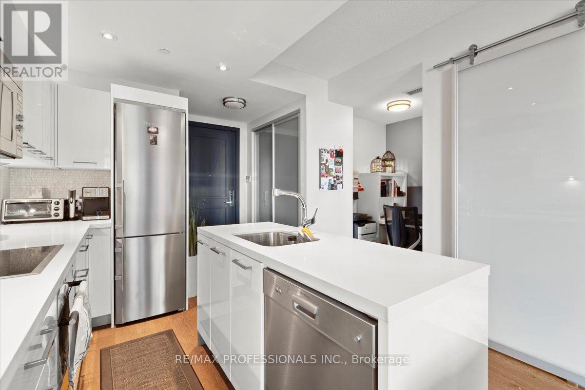 1903 - 90 Park Lawn Road, Toronto, Ontario  M8Y 0B6 - Photo 4 - W12959450