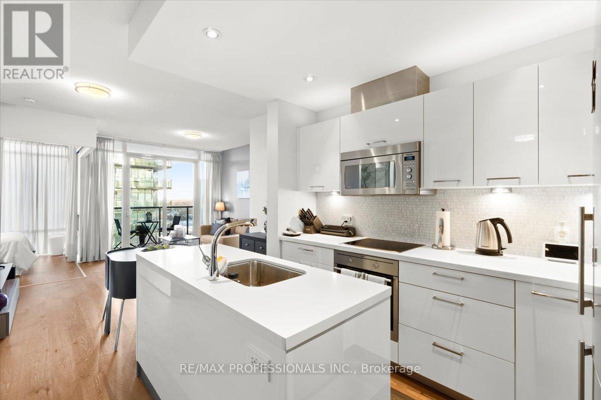 1903 - 90 Park Lawn Road, Toronto, Ontario  M8Y 0B6 - Photo 5 - W12959450