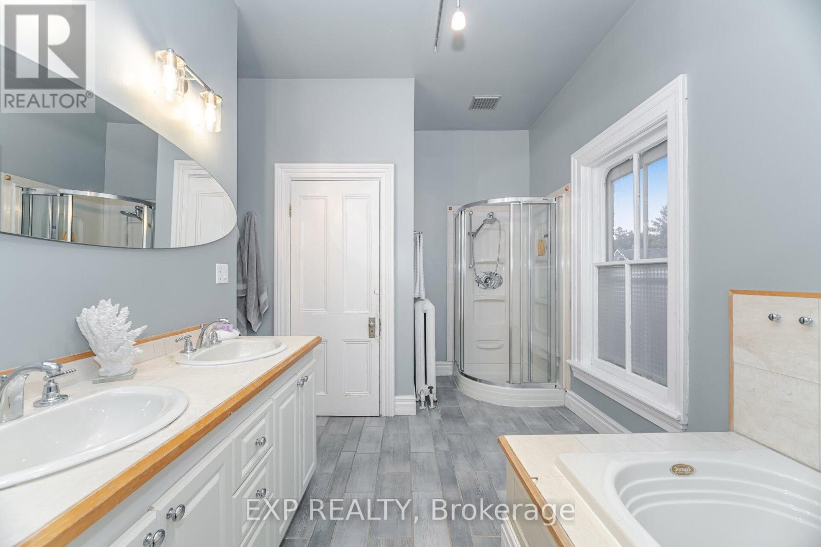 51 Chapel Street, Brampton, Ontario  L6W 2H5 - Photo 32 - W12959454