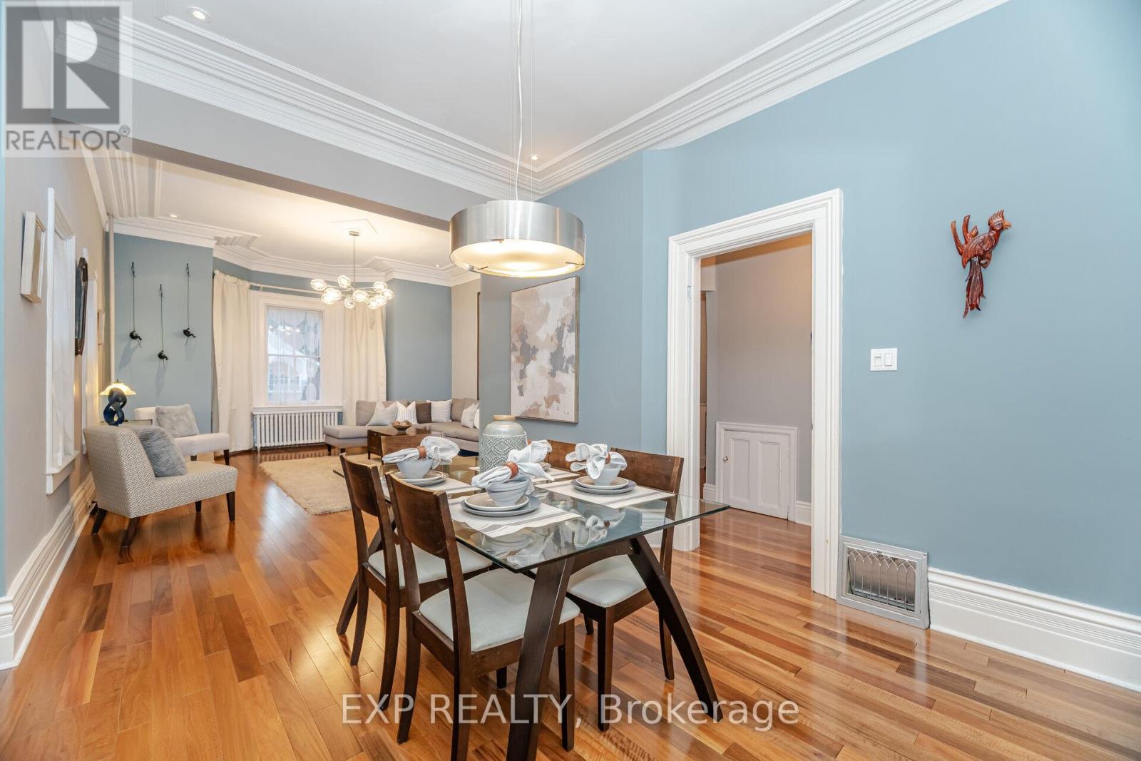 51 Chapel Street, Brampton, Ontario  L6W 2H5 - Photo 7 - W12959454