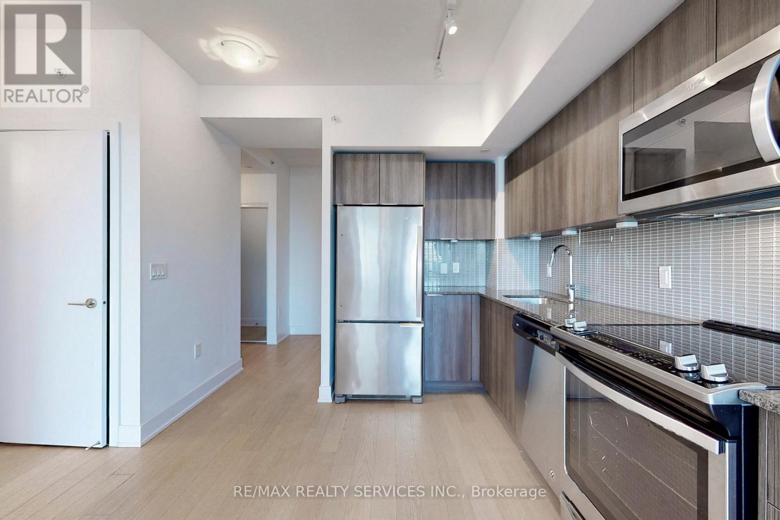 2006 - 20 Shore Breeze Drive, Toronto, Ontario  M8V 0C7 - Photo 9 - W12959456